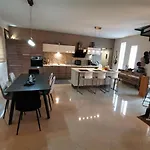 Key Point Town House 펜션