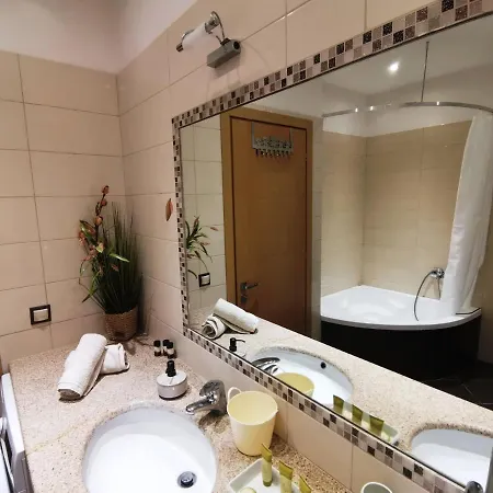 Key Point Town House Holiday home *