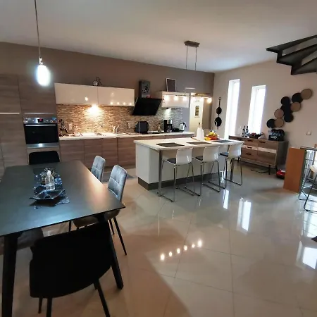 Key Point Town House