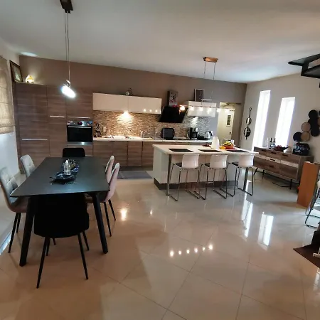 Key Point Town House Holiday home