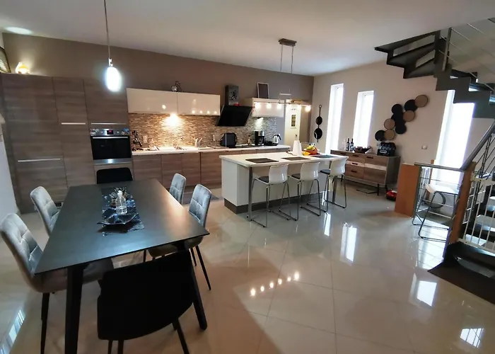 Key Point Town House